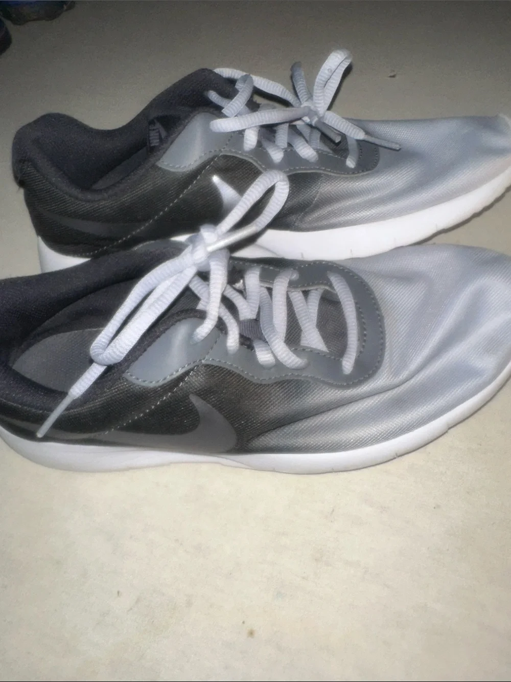 Nike Kids Size 7Y Gray and Black Low-Top Sneakers